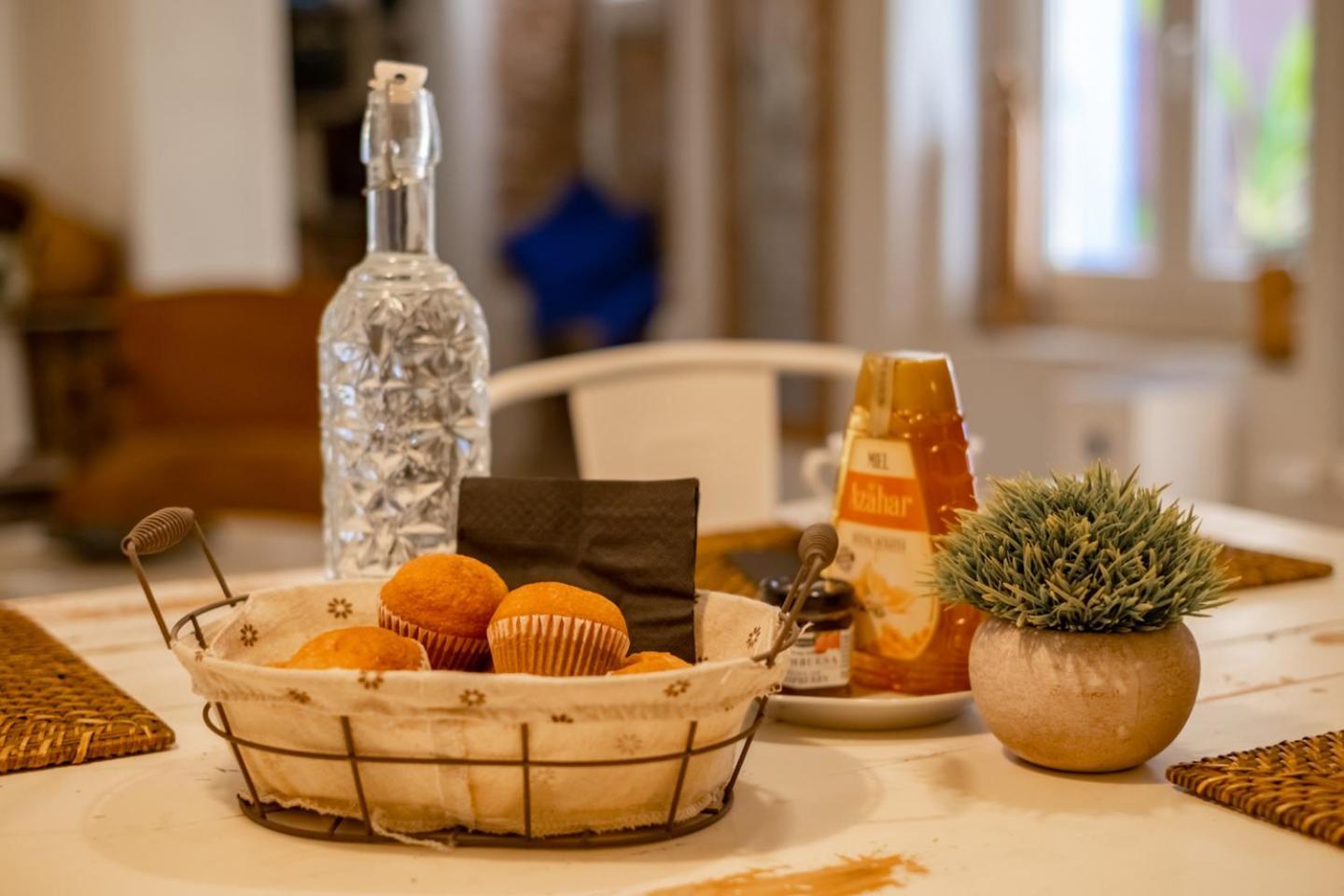 Apartamento En El Corazon De Tarragona. Planta Baja Con Patio. Extérieur photo