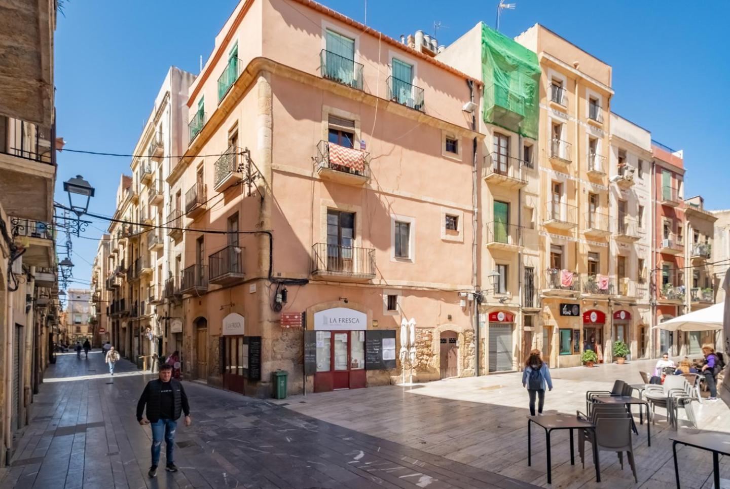 Apartamento En El Corazon De Tarragona. Planta Baja Con Patio. Extérieur photo