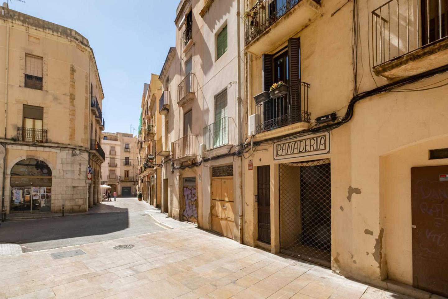 Apartamento En El Corazon De Tarragona. Planta Baja Con Patio. Extérieur photo